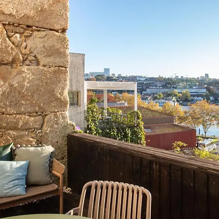 Lovelystay Townhome With Douro River Terrace