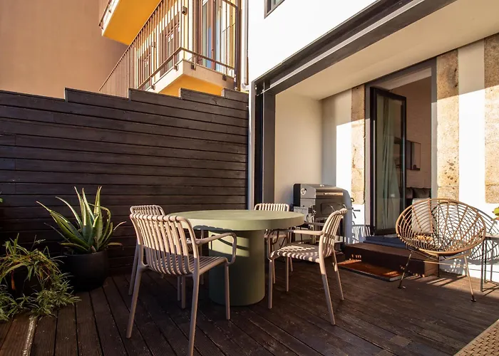 別荘 Luxurious Townhome With River View By Lovelystay *