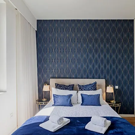Holiday home Luxurious Townhome With River View By Lovelystay