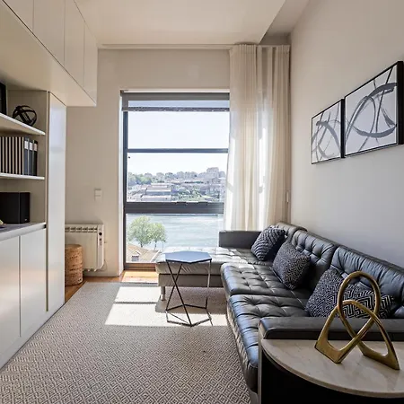 Luxurious Townhome With River View By Lovelystay Porto