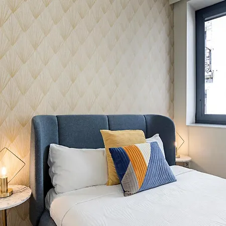 Luxurious Townhome With River View By Lovelystay Holiday home