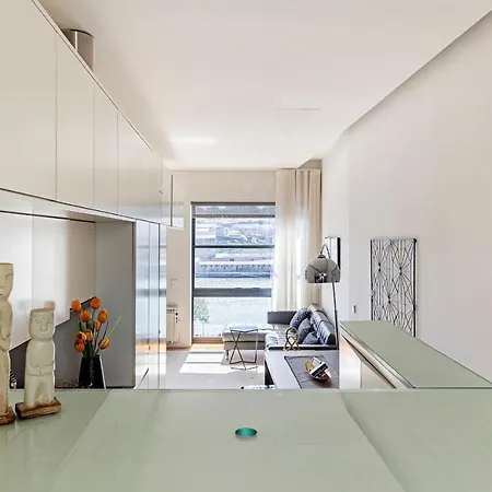 Luxurious Townhome With River View By Lovelystay Holiday home *
