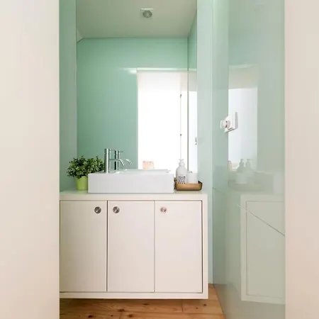 Holiday home Luxurious Townhome With River View By Lovelystay