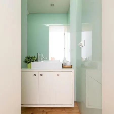 בית נופש Luxurious Townhome With River View By Lovelystay *