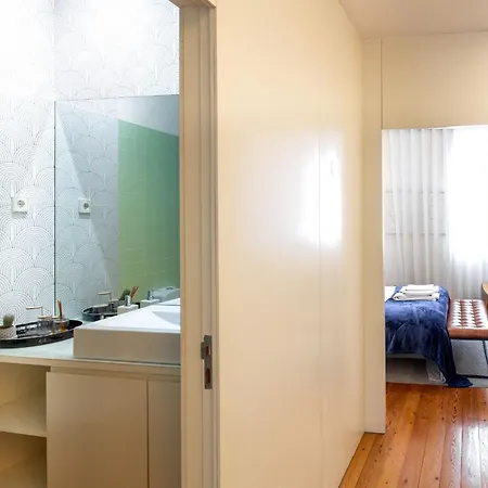 Luxurious Townhome With River View By Lovelystay * ポルト