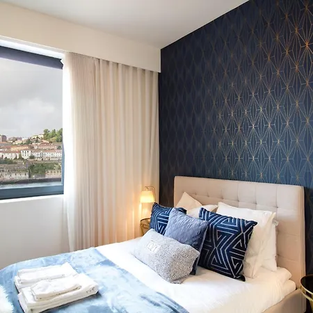 Lovelystay Townhome With River View * Πόρτο