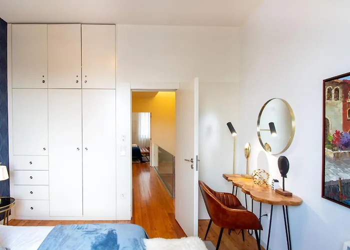 Σπίτι διακοπών Luxurious Townhome With River View By Lovelystay