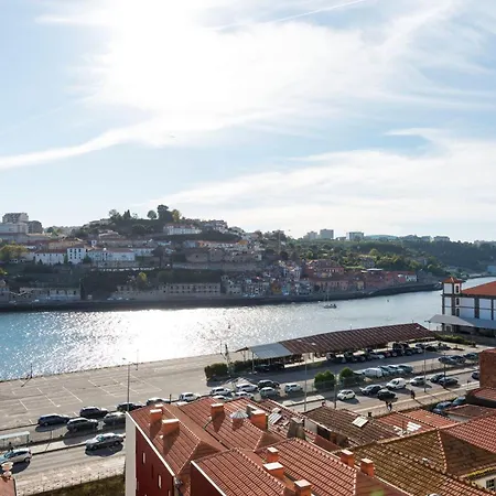 Luxurious Townhome With River View By Lovelystay Nyaraló Porto