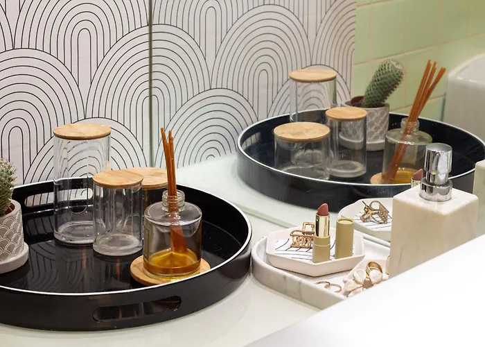 Holiday home Luxurious Townhome With River View By Lovelystay *